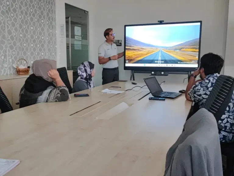 Naditech Elevates Fgv'S Virtual Meetings With Advanced Smartboard And Video Conferencing Solutions smartboard-arv100-fgv-holding-berhad-011