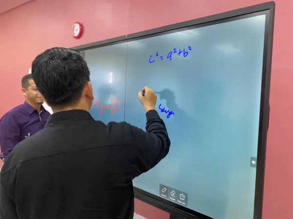 smartboards arv100 tajdid corporation arvia israk solutions