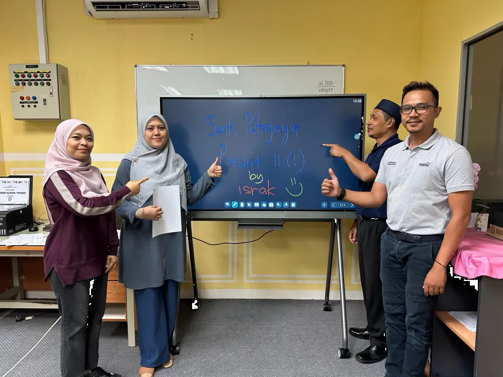 Empowering Education: SMK Putrajaya Presint 11 (1) Arvia Smartboard ARV200-65
