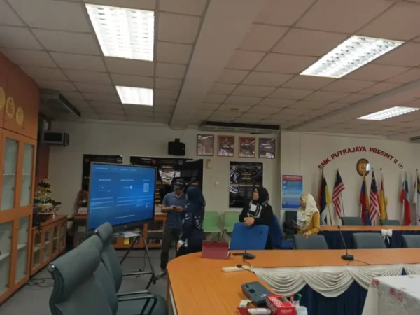 smartboard-arv200-65-smk-putrajaya-4