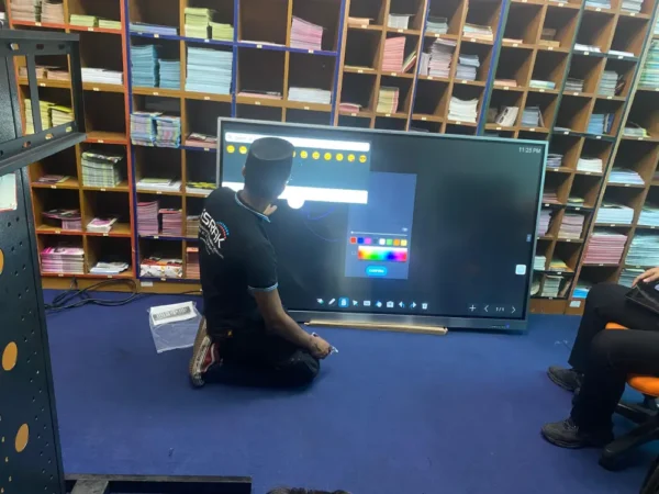 smartboard-arv200-75-kiosk-flr103-55-JKN-002