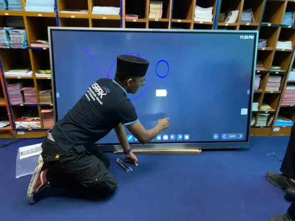 smartboard-arv200-75-kiosk-flr103-55-JKN-011