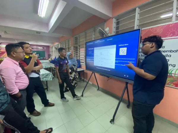 Interactive Smartboard for SMK Pasir Gudang 2 – Complete Solutions