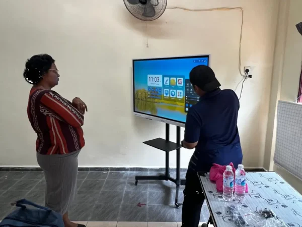 smartboard arv200 SJK(T) Taman Desa Pinji arvia israk solutions