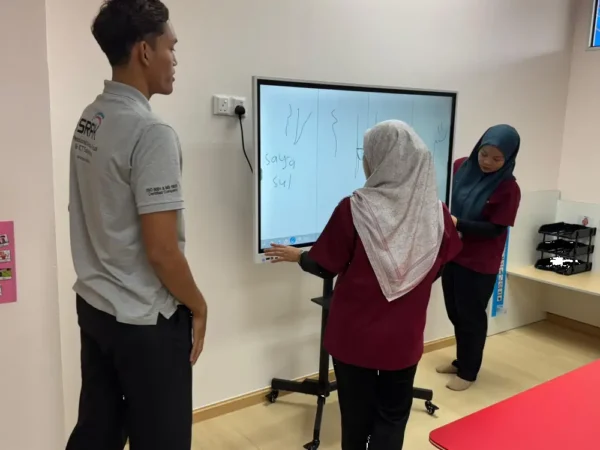 smartboard arv200 pusat autisme pulapol PDRM arvia israk solutions