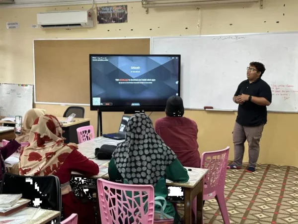 Interactive Smartboard for SMA Tengku Amalin Aishah Putri, Kelantan 2023