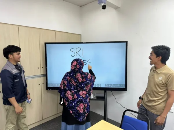 arvia smartboard sri ayesha islamic school