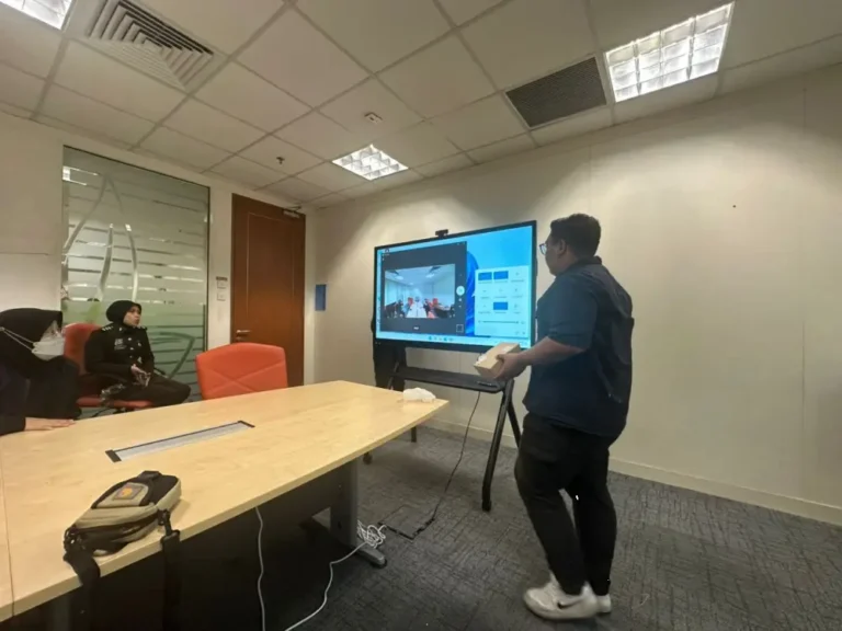 Transforming Communication At Pejabat Maqis Hq With Advanced Audiovisual Solutions ARV-100 smartboard & ARV-VC170 video conferencing arvia MAQIS-putrajaya
