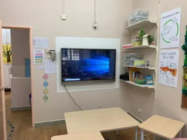 the-core-learning-centre-1st-installation-interactive-smartboard-003