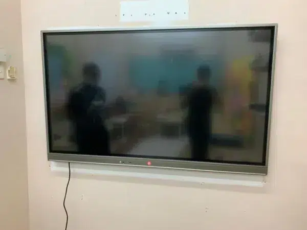 the-core-learning-centre-2nd-installation-interactive-smartboard-003