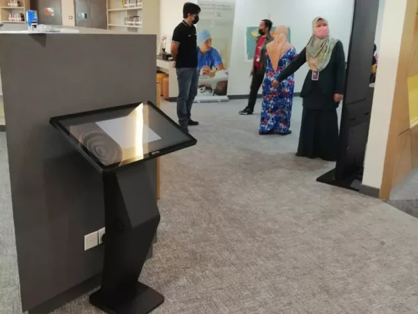 touch-screen-kiosk-perpustakaan-perubatan-tun-abdul-razak-07
