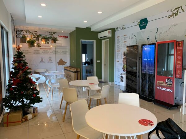 touchscreen_floor_stand_kiosk_digital_signage_3