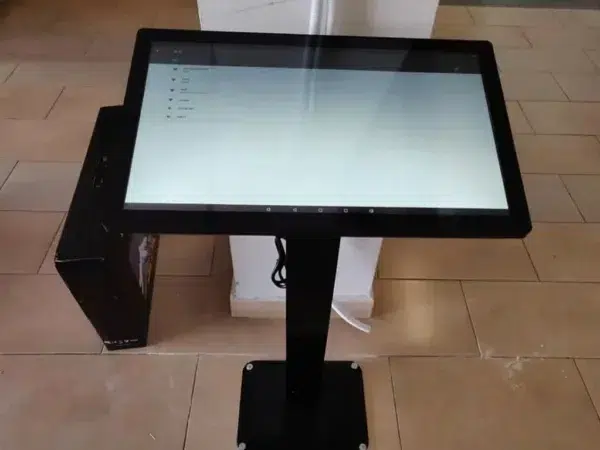 uitm-seremban-touchscreen-monitor-kiosk-001