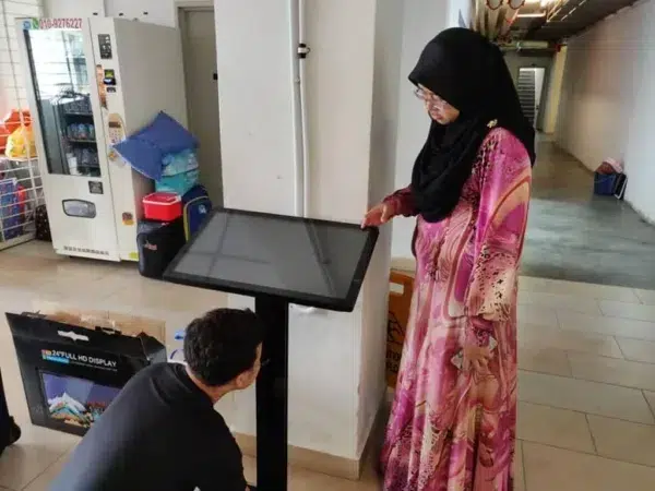 uitm-seremban-touchscreen-monitor-kiosk-002