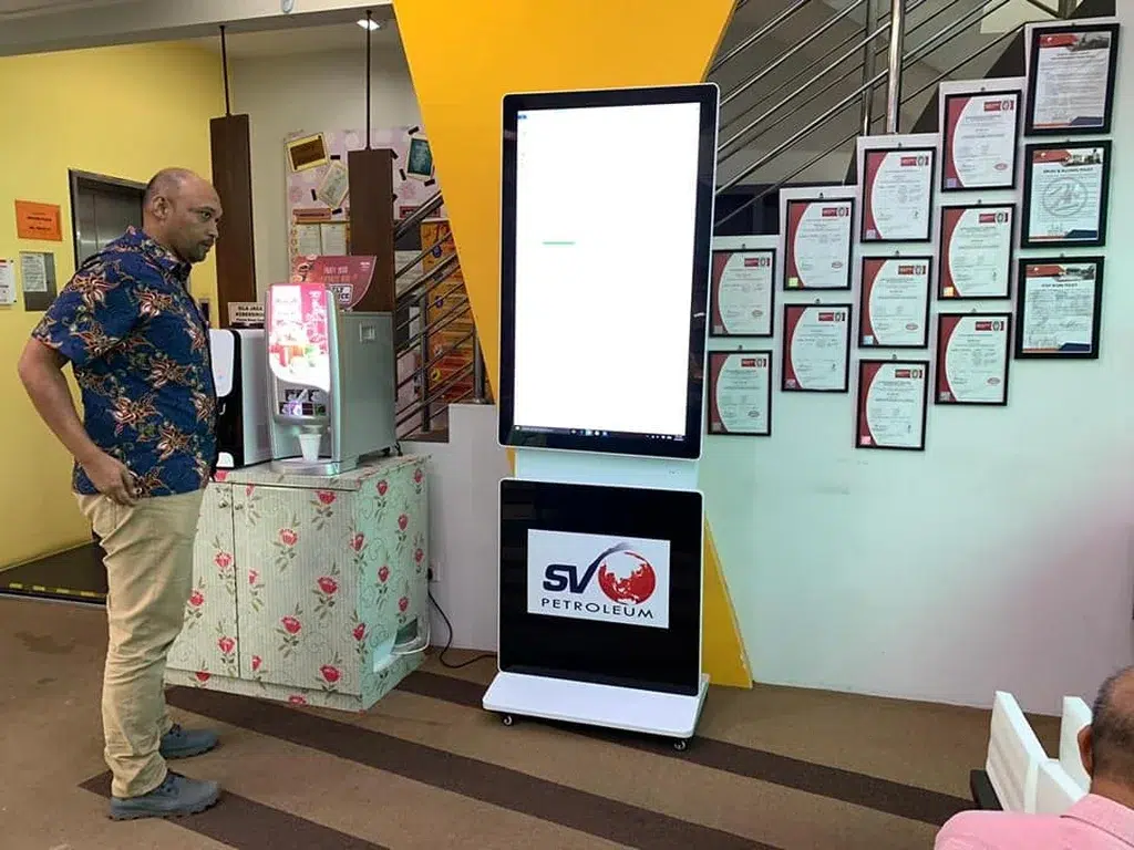 Touchscreen Monitor Kiosk for Veleris SV Petroleum 2018-Complete Solutions